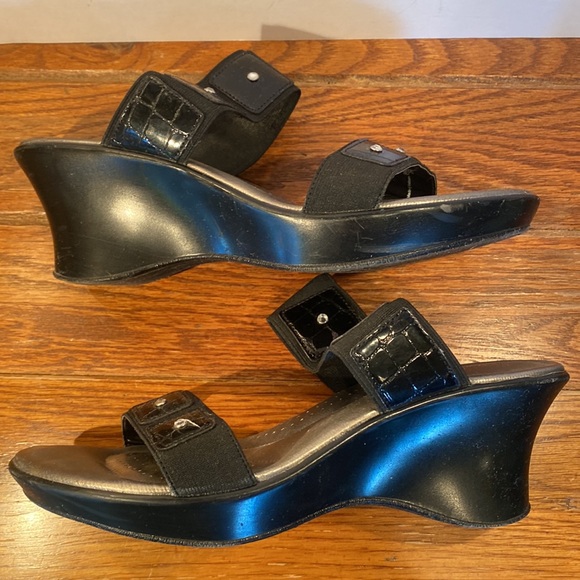 Dexflex by Dexter Embellished Wedge Heeled Sandal Size 9.5 - Picture 4 of 9